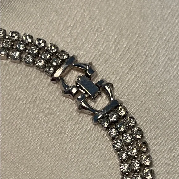 Vintage Rhinestone Necklace - Picture 4 of 8
